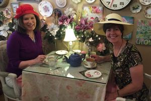 img_25141-suzanne-and-susanne-wilson-at-tea-room